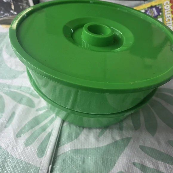 New 2 Bright Green Tortilla warmers with Lid - Picture 2 of 4